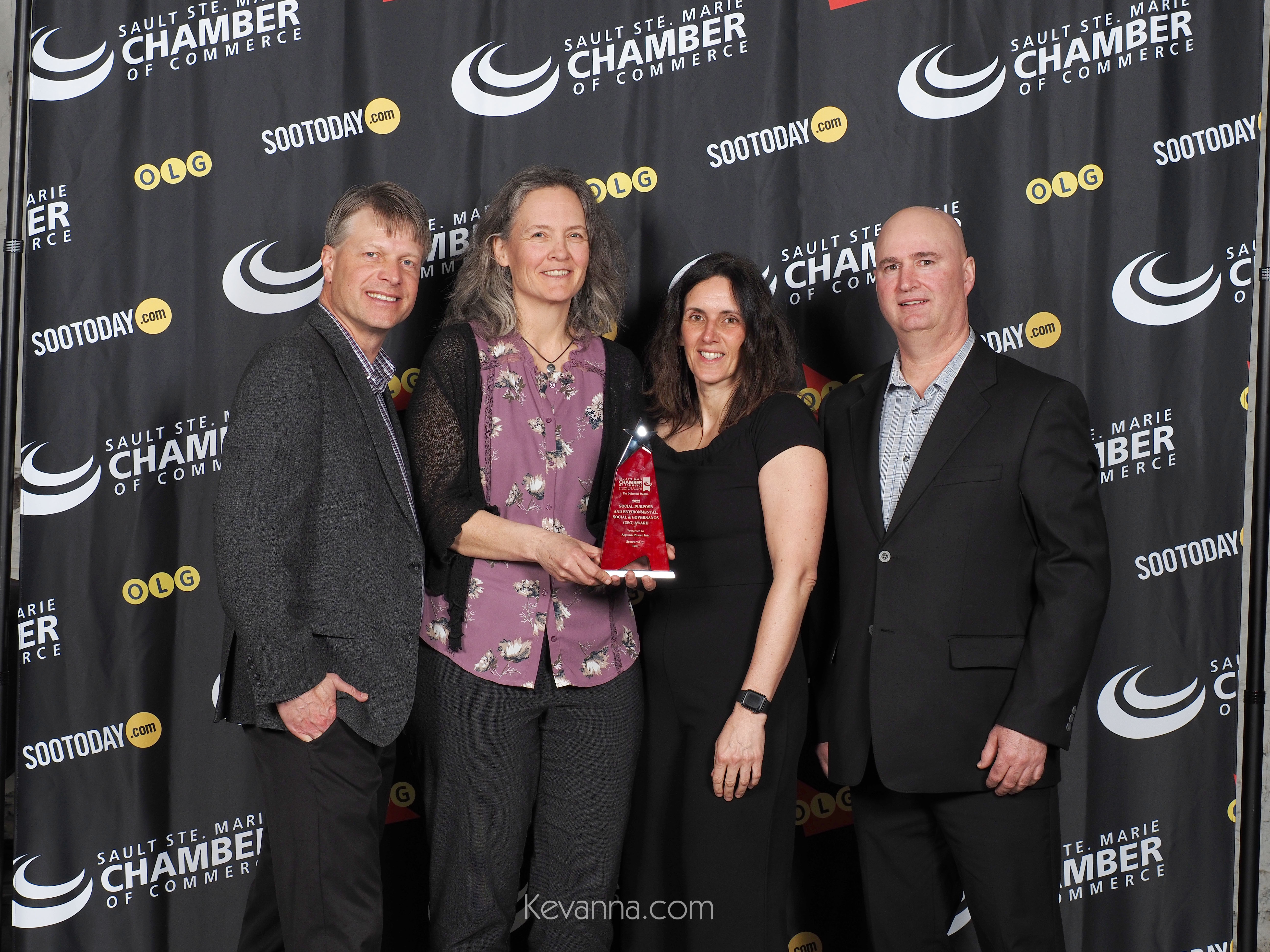 Algoma Power Inc. and FortisOntario employees at awards night. Photo credit to Kevanna Photography.